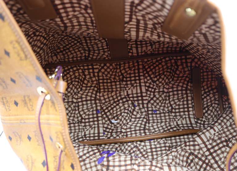 MCM Liz Reversable Medium Tote w Zipper Pouch