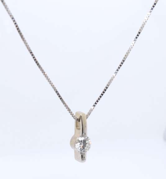 Dazzling Italian White Gold RBC Diamond Pendant on Chain
