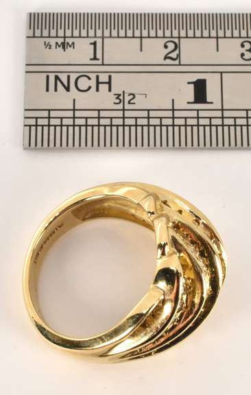 Sparkling Diamond Dome Ring