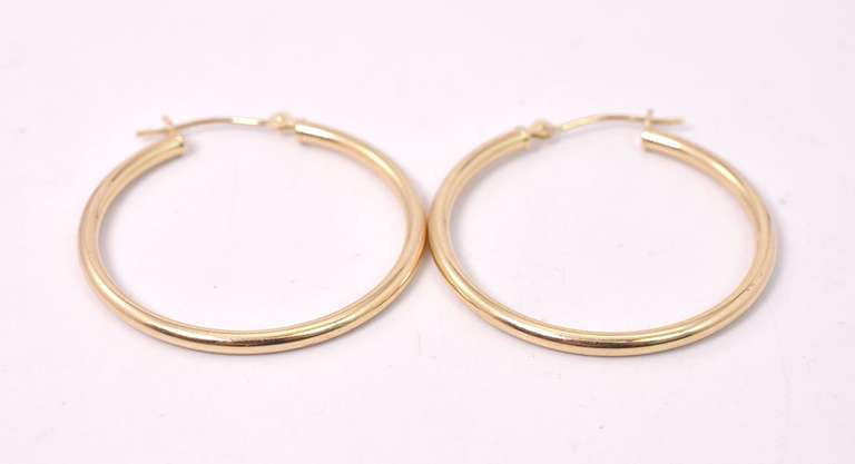 Dazzling Hoop Earrings in 14K Yellow Gold