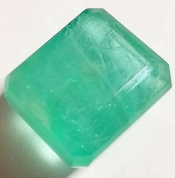 11.47ct vibrant green real Colombian Emerald