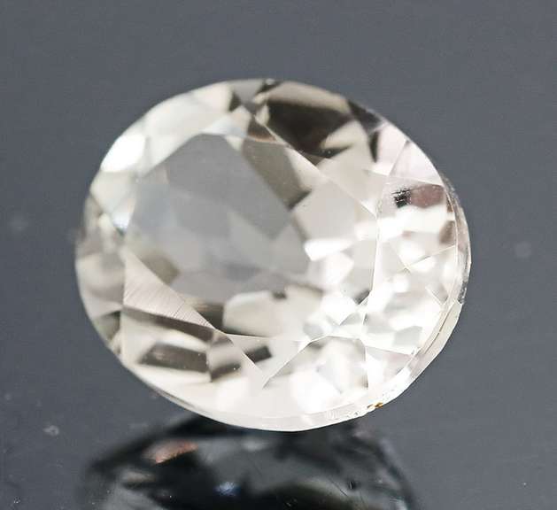 Excellent 5.96ct diamond white Topaz