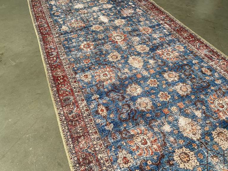 STUNNING VINTAGE PERSIAN 8' RUNNER