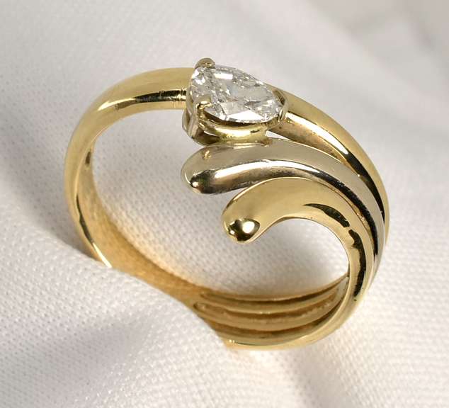 Stackable Pair of WG Diamond Bands