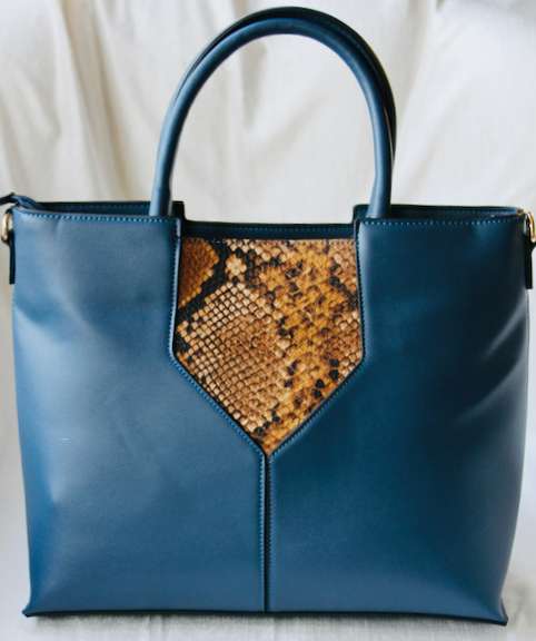 100% Fine leather Designer Style Bag