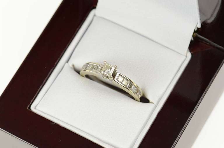 14K White Gold 1.19 Ctw Princess Diamond Engagement Ring