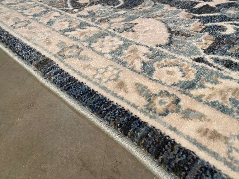 Beautiful Classic Design Rug 8x10