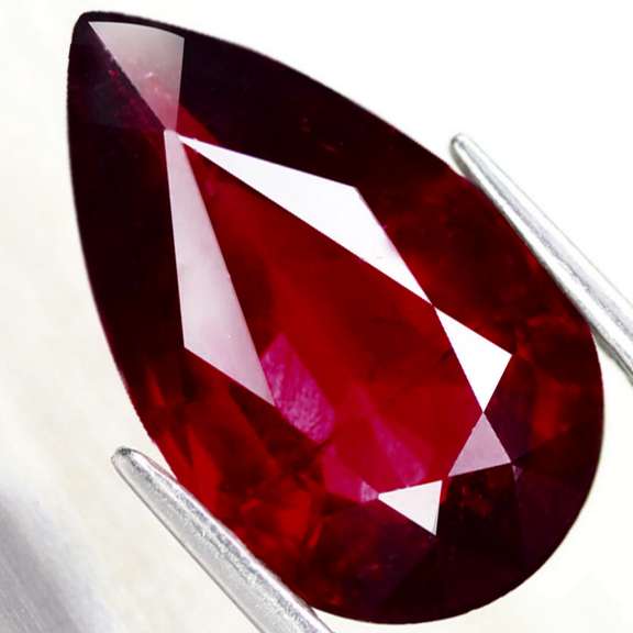 Glittering raspberry red 5.54ct Rhodolite Garnet pear