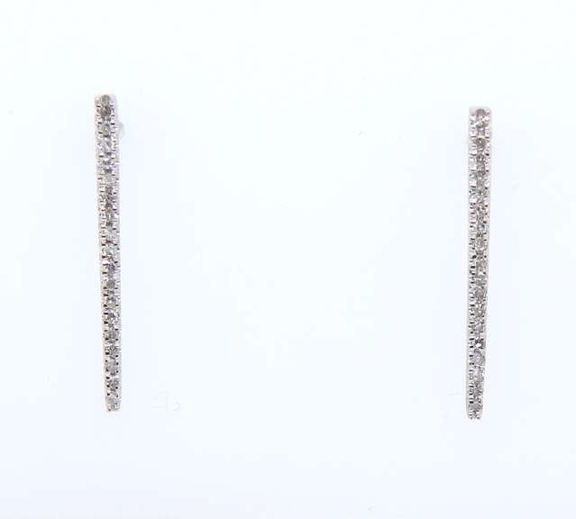 Sparkling White Gold Diamond Stick Earrings