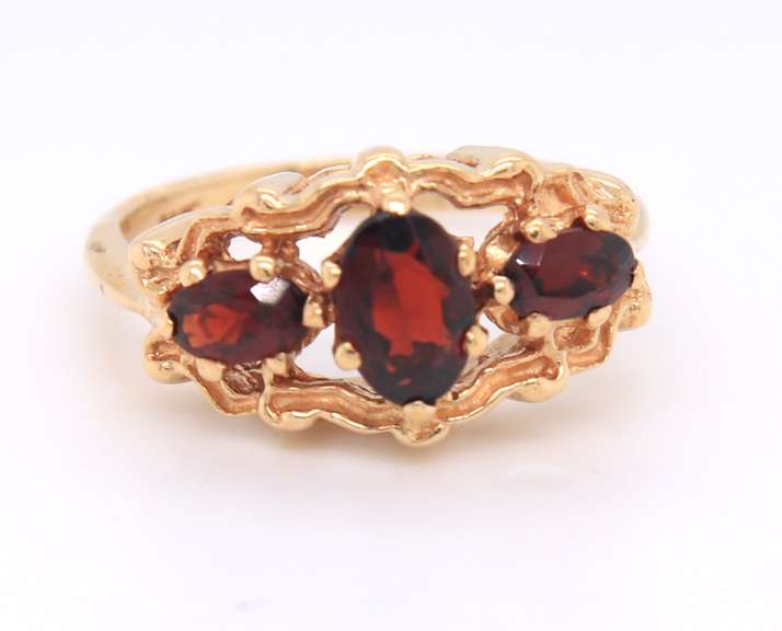 Fabulous Yellow Gold Garnet Ring