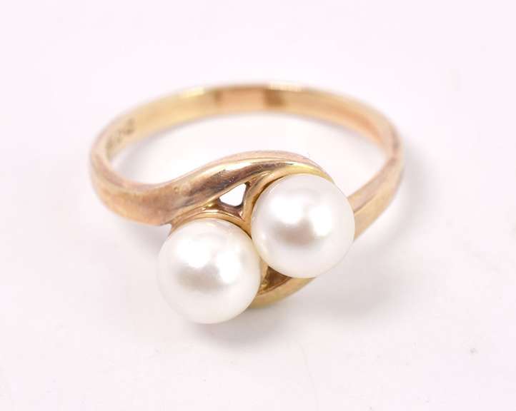 Wonderful Double Pearl Ring in Yellow Gold