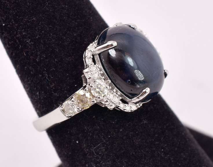 Stunning 8.83CTS Star Sapphire and 0.40CTW Diamond Sterling Silver Ring