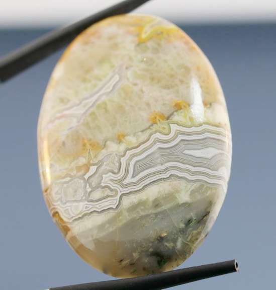 Highly figurative 61.92ct crazy lace Agate