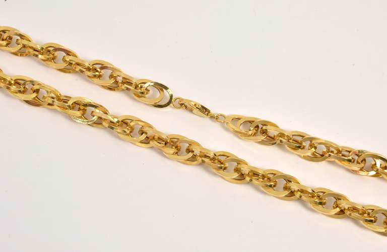 Pretty Interlovking Ovals Link Necklace