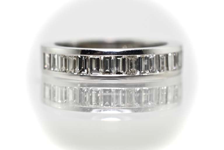 Elegant 14K White Gold Channel-Set Baguette Band