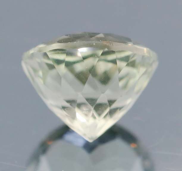 Glittering 2.99ct platinum green Amethyst