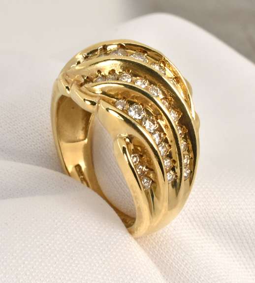 Sparkling Diamond Dome Ring