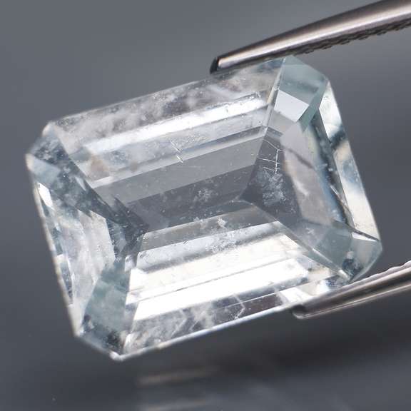 Striking 6.05ct high fire platinum Beryl