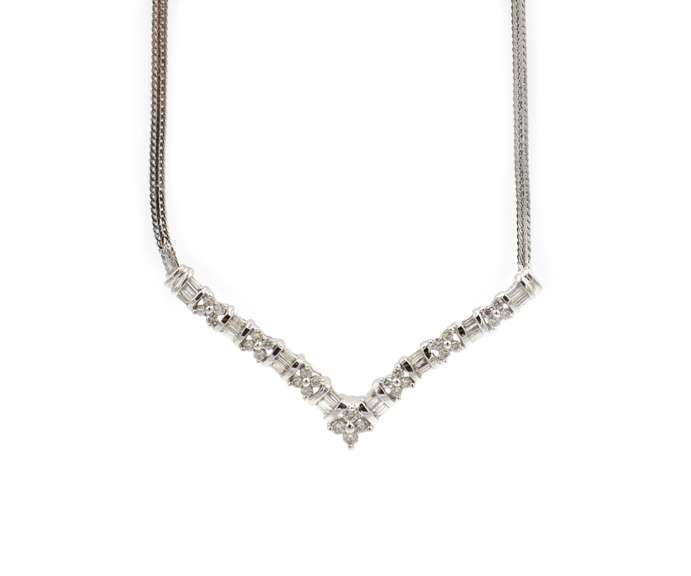 0.93ctw Diamond "V" Necklace in 14K
