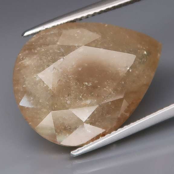 Look at this 22.23ct UNHEATED Tanzanian Sapphire!
