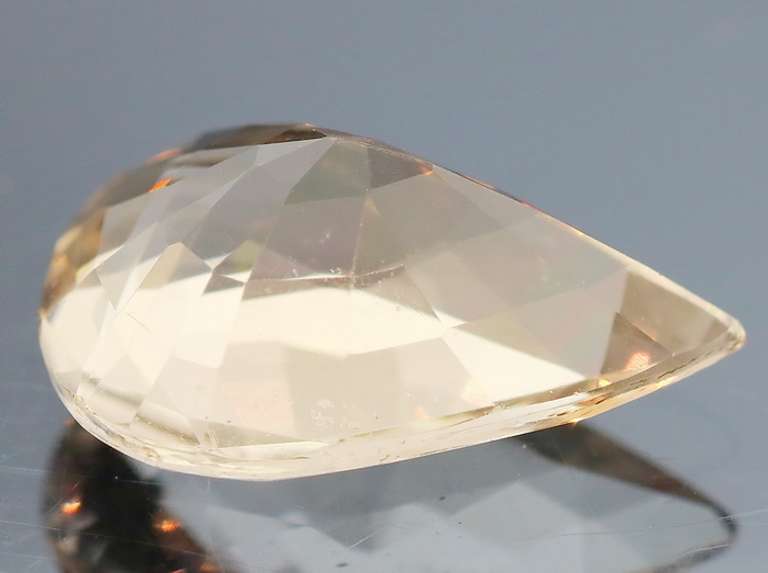 Absolutely gorgeous 6.79ct unheated champagne Beryl