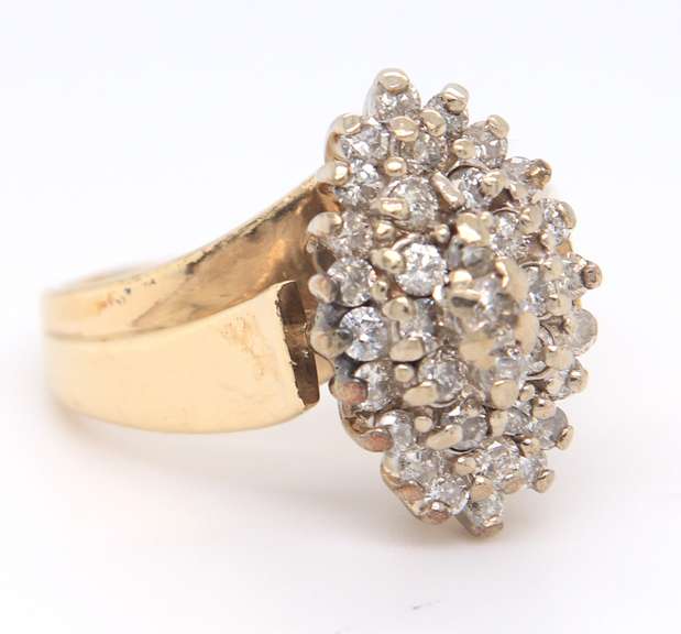 Attractive Yellow Gold Diamond Cluster Ring