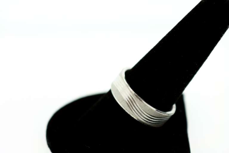 MENS 14 KT WHITE GOLD COMFORT FIT WEDDING BAND