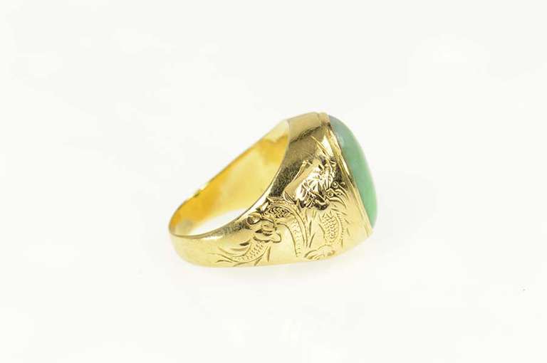 18K Yellow Gold Oval Jade Ornate Etched Chinese Dragon Ring