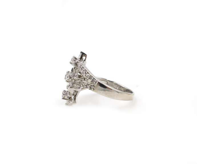 Fabulous White Gold Four Star Diamond Cluster Ring