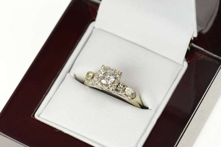 14K White Gold 0.61 Ctw 1940's Classic Diamond Engagement Ring