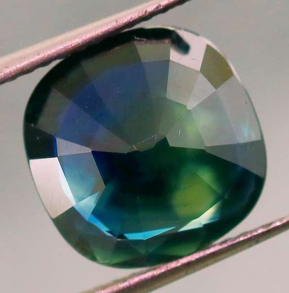 Heated only! 4.78ct blue green Sapphire
