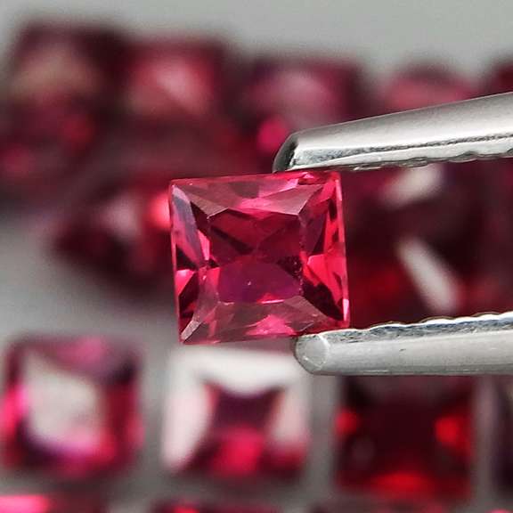 Radiant princess cut! Unheated! 3.88ct Sapphire set!