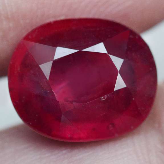 Amazing blood red 6.74ct Ruby