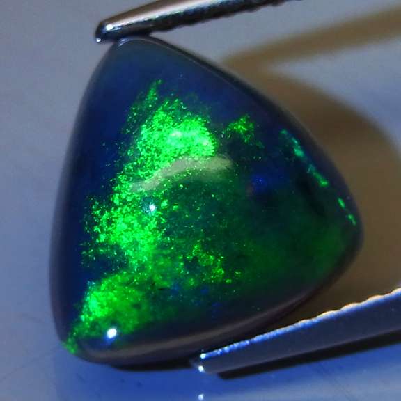 Silky 3.22ct liquid flashing Black Opal