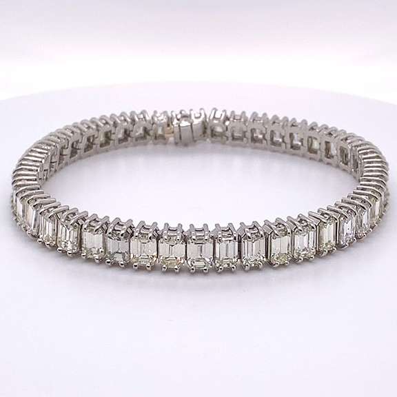 Magnificent and investment quality  +21ctw Diamond Bracelet