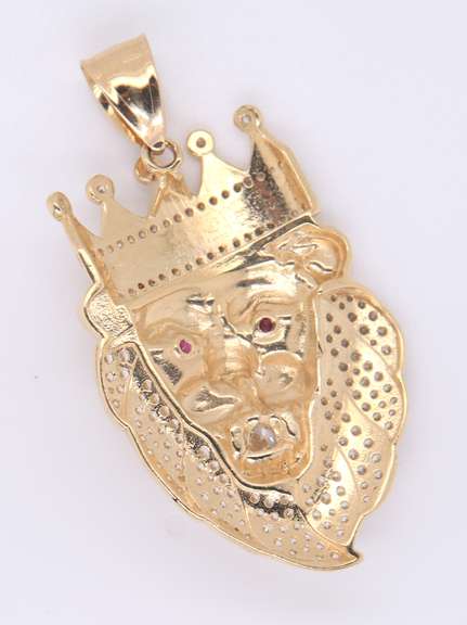 Attractive Yellow Gold Crown Lion Head Pendant