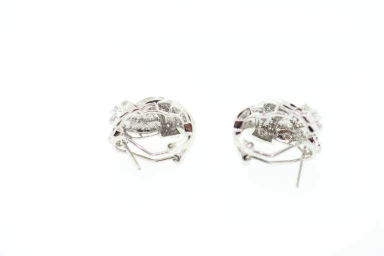 14K WHITE GOLD DIAMOND EARRINGS / HUGGIES