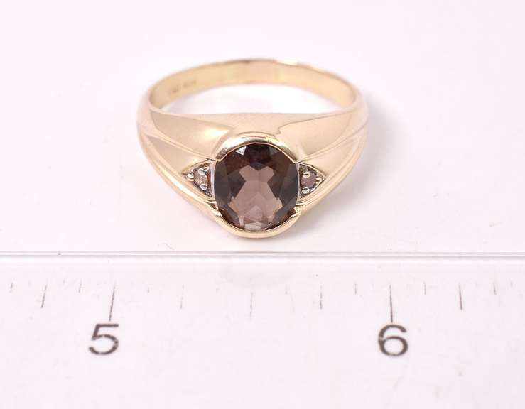 Stunning Smoky Quartz and Diamond Ring in Yellow Gold