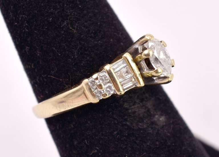 Amazing Approx. 0.65CTW Diamond Ring in 14K Yellow Gold