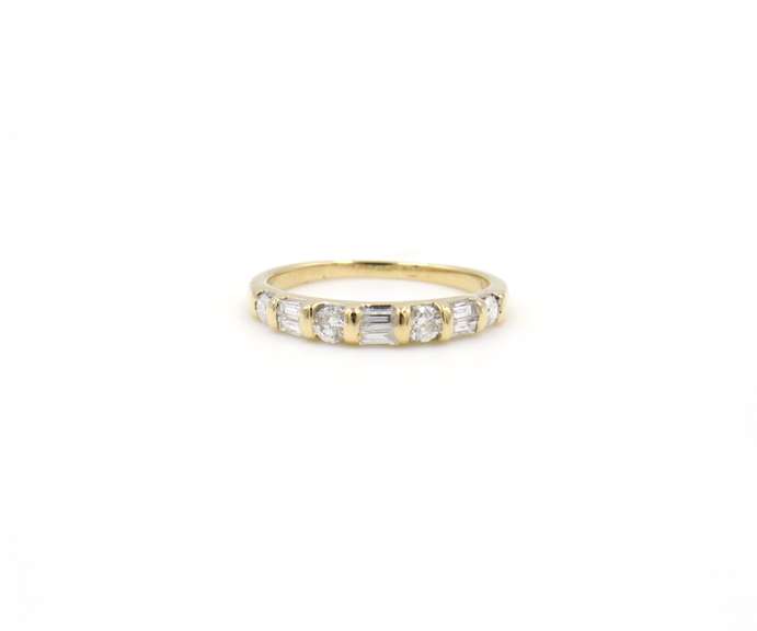 0.50ctw Baguette and Round Diamond Band in 14k