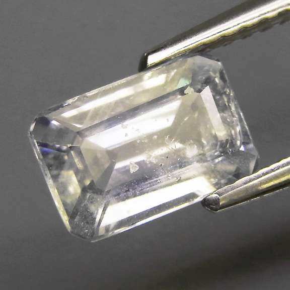 Glittering pale blue UNTREATED 1.73ct Sapphire