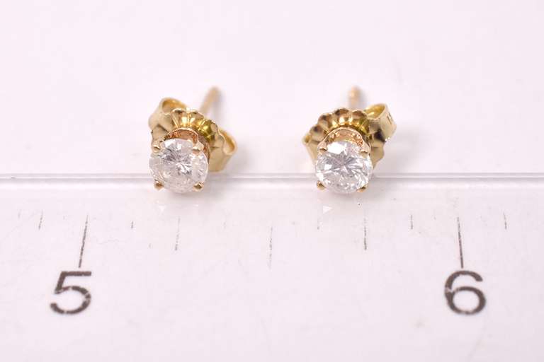 Beautiful Approx. 0.50CTW Diamond Stud Earrings in 14K Yellow Gold