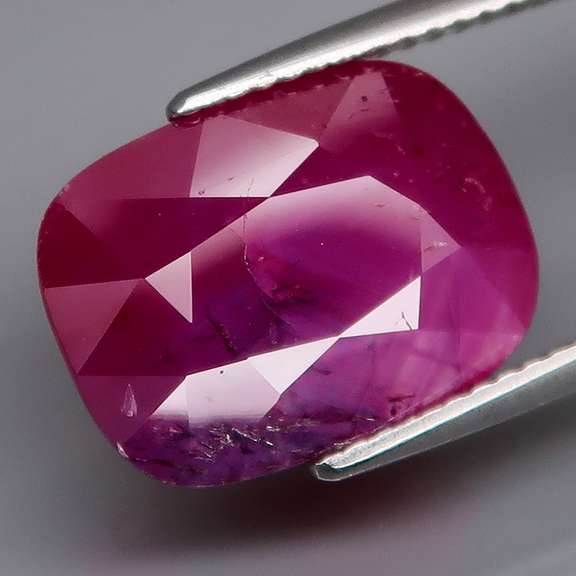 Stunning 9.11ct violet red unheated Ruby
