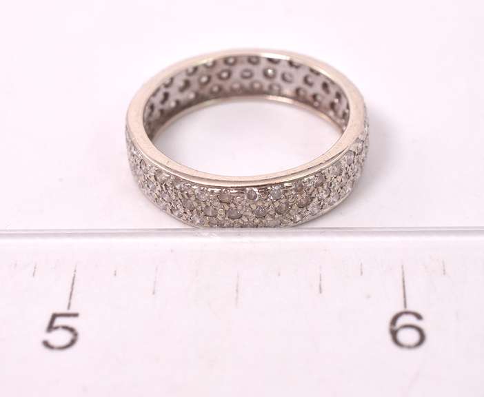 Brilliant Diamond Band Ring in White Gold