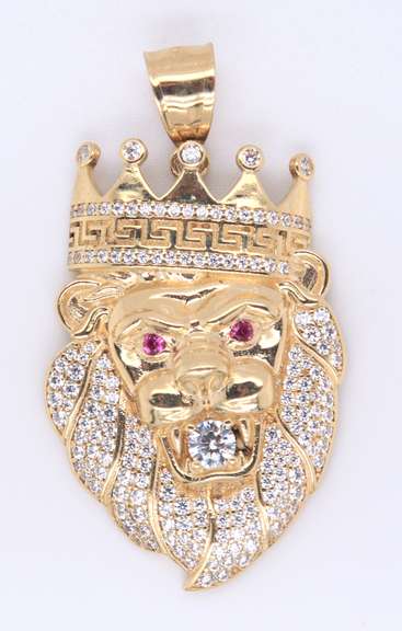 Attractive Yellow Gold Crown Lion Head Pendant