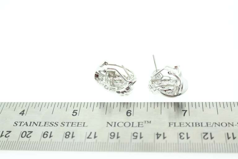 14K WHITE GOLD DIAMOND EARRINGS / HUGGIES