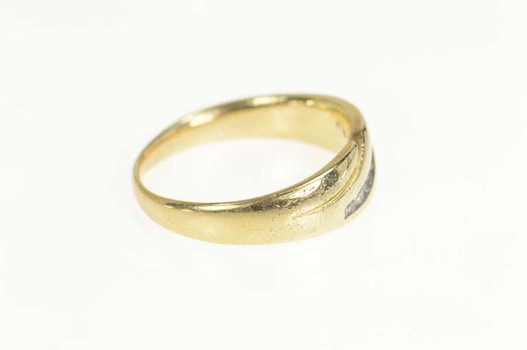 10K Yellow Gold Men's Diamond Classic Wedding Band Ring