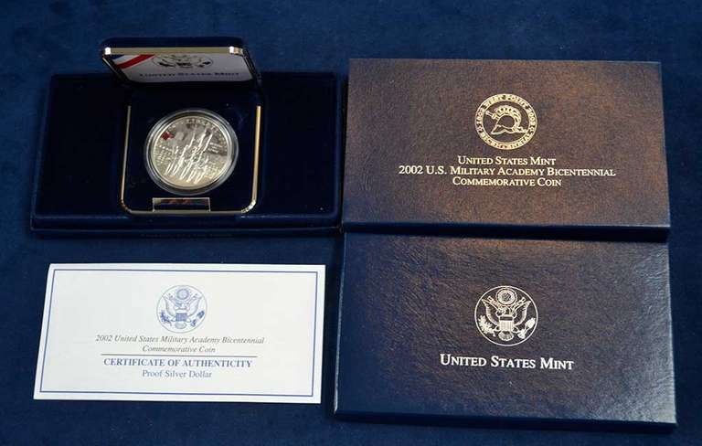 2002 US Military Academy Bicentennial Commemorative Coin. OGP.