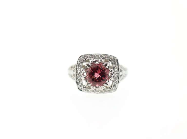 LADIES 14KT WHITE GOLD TOURMALINE RING.