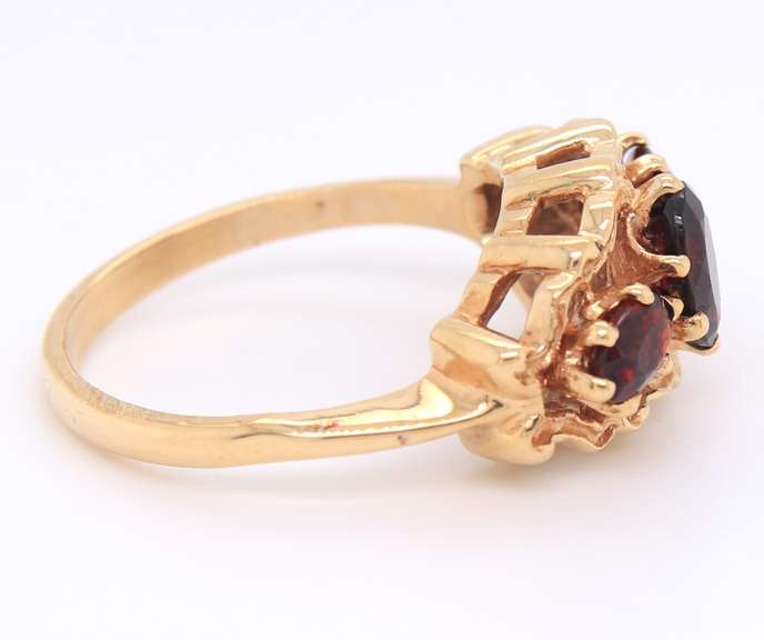Fabulous Yellow Gold Garnet Ring